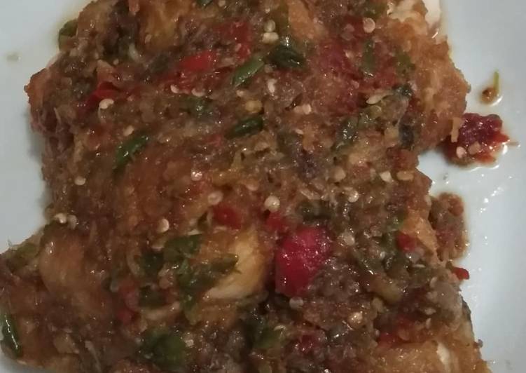 Bumbu memasak Ayam sambel gila versi saya sendiri dengan bahan sederhana yang sempurna