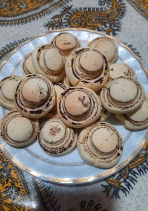 عکسی از دستور شیرینی قارچی