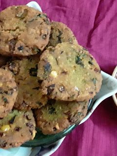 डाळ वडा (daal vada recipe in marathi) रेसिपी चे मुख्य फोटो