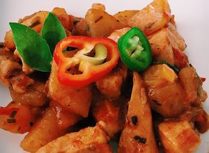 Foto principal de Pollo enchilado con patatas