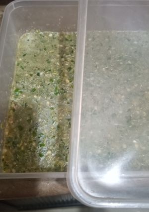 A picture of Hari mirch ka paste.