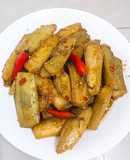 Chuối xanh kho sả ớt