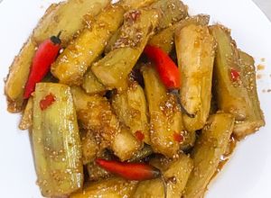 Hình của món Chuối xanh kho sả ớt.