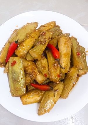 Hình của món Chuối xanh kho sả ớt.