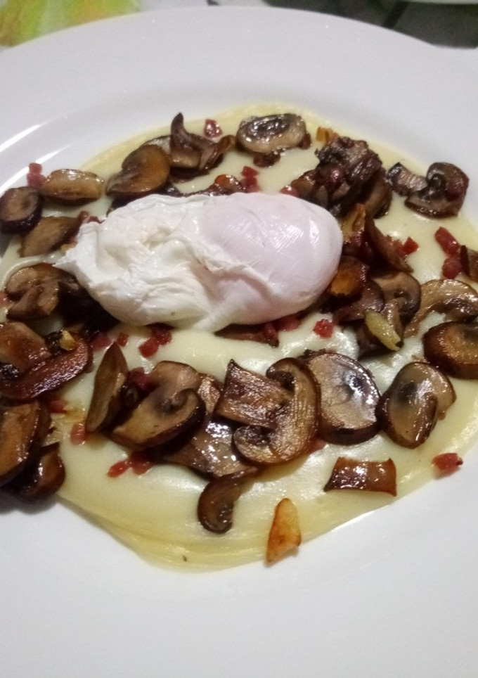 Una foto de Crema de patata con portobello
