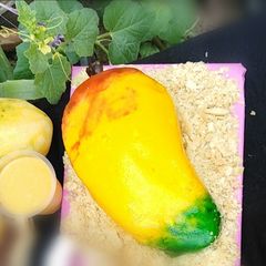 A picture of Mango theme cake.