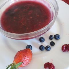 A picture of Homemade Mixed Berry Filling.