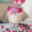 Porridge de avena cheesecake frío