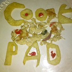 A picture of Chips with egg.
