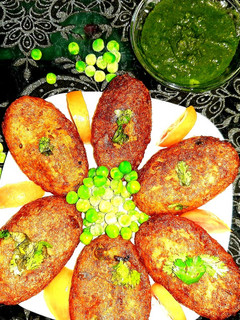 आलू मटर कटलेट (aloo matar cutlet recipe in hindi) रेसिपी मुख्य फोटो