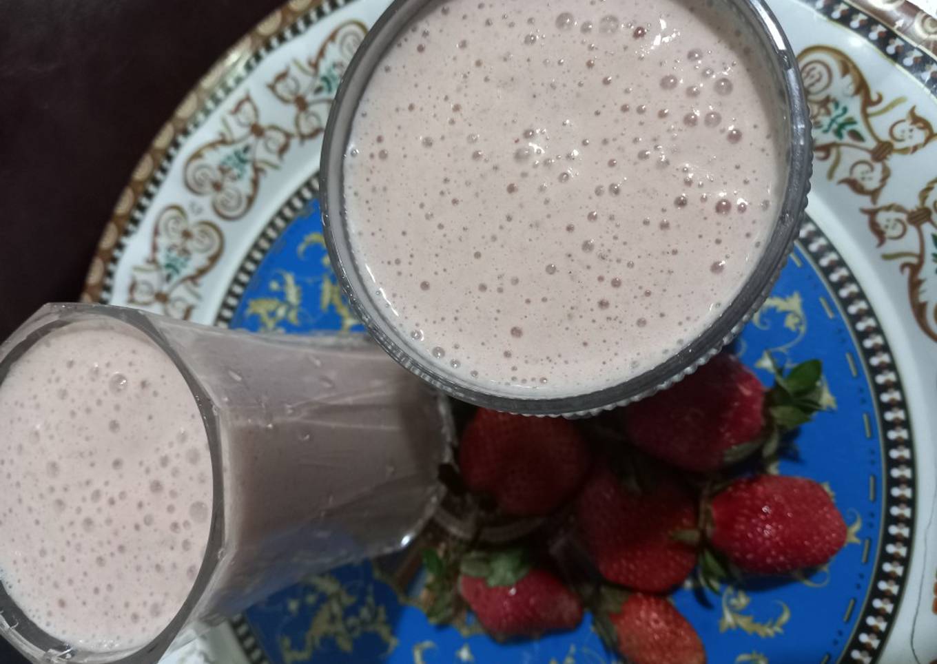 Simple strawberry 🍓 smoothie