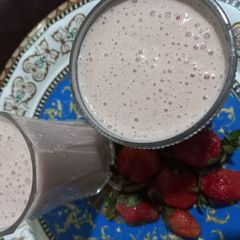 A picture of Simple strawberry 🍓 smoothie.
