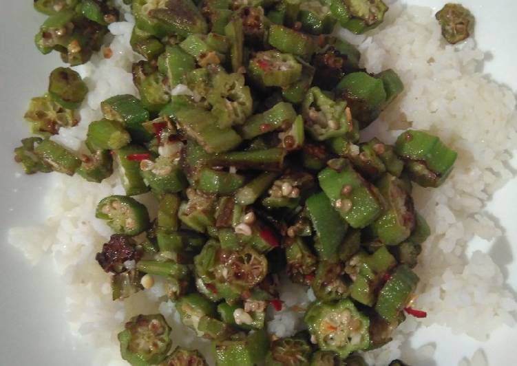 Fried Okra and rice