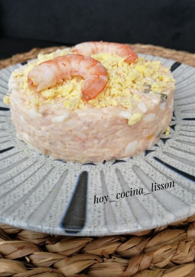 Una foto de Ensaladilla de arroz con langostinos