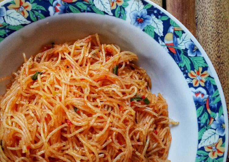 Praktis, Bikin Bihun Goreng Pelengkap Ketupat Lebaran Praktis Enak