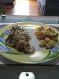 Pollo President con ensalada rusa