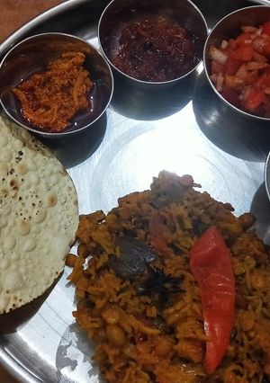 પ્રોટીન ખીચડી (Protein Khichdi Recipe In Gujarati) રેસીપી મુખ્ય ફોટો