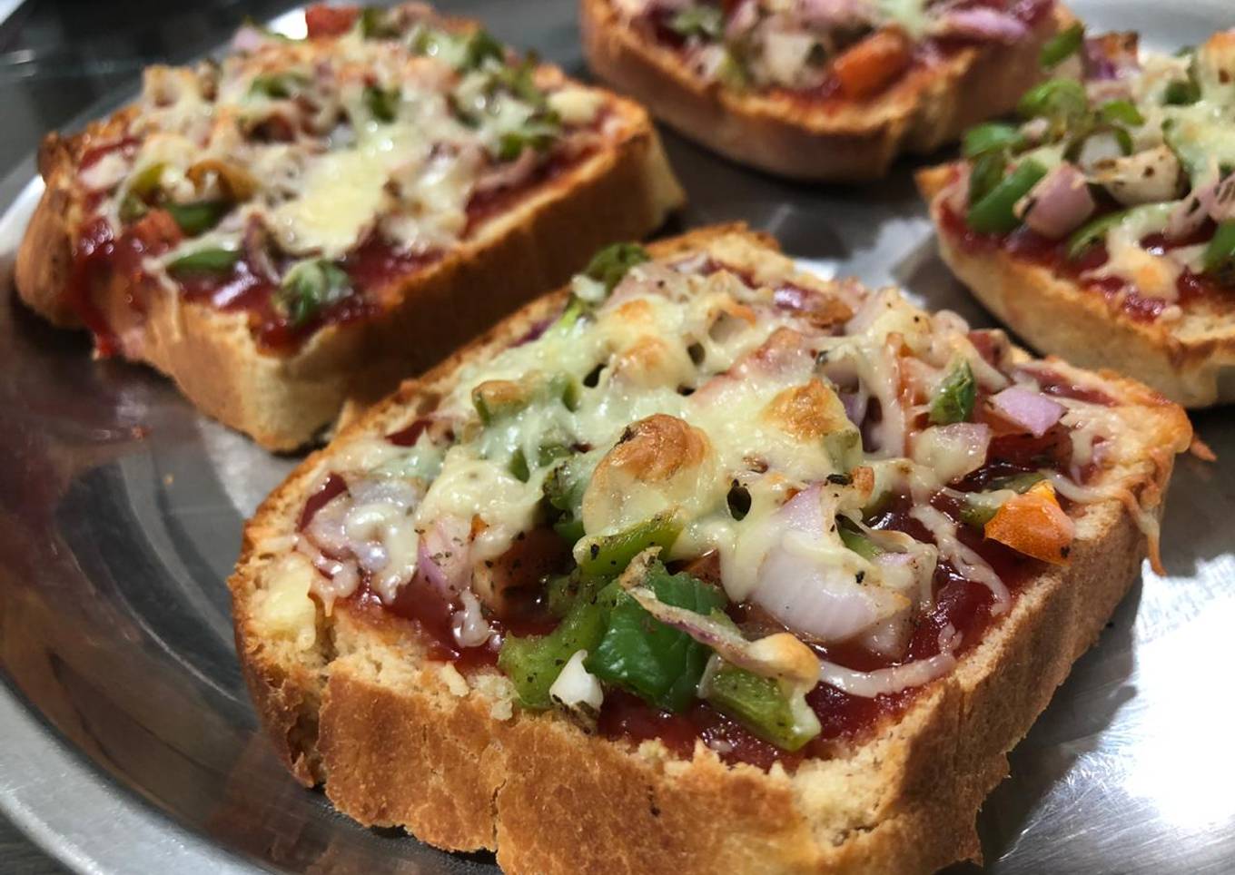 Cheese chilli toast