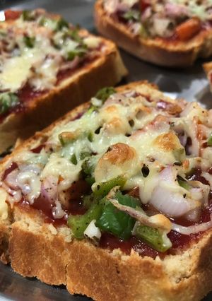 A picture of Cheese chilli toast.
