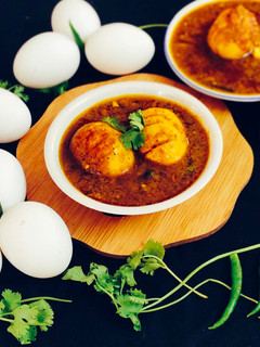 एग करी (egg curry recipe in Hindi) रेसिपी मुख्य फोटो