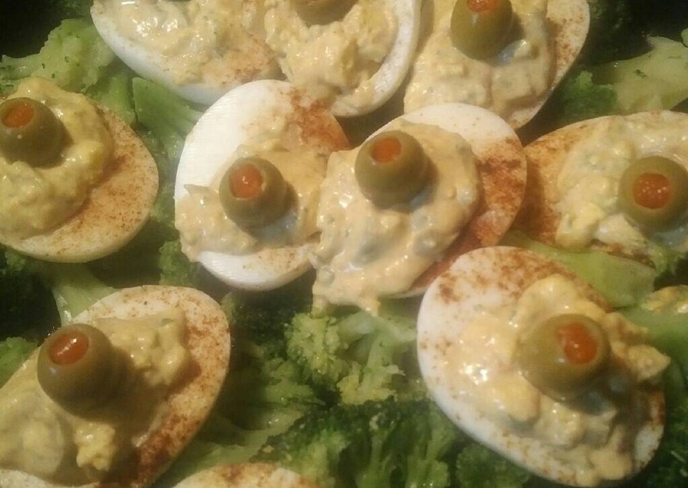 Deviled eggs and broccoli