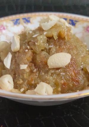 A picture of Lauki Halwa.