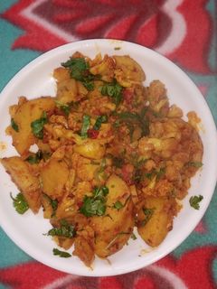 गोभी आलू की सब्जी (Gobhi aloo ki sabzi recipe in Hindi) रेसिपी मुख्य फोटो