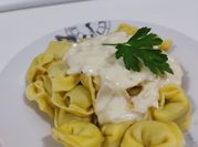 Una foto de pasta tortellini