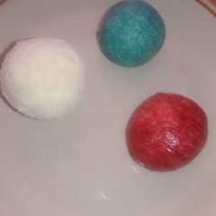 A picture of Coconut laddo.