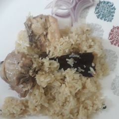 A picture of Chicken pulao.