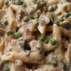 A picture of Vickys Creamy Mushroom Pasta, GF DF EF SF NF.