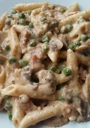 A picture of Vickys Creamy Mushroom Pasta, GF DF EF SF NF.