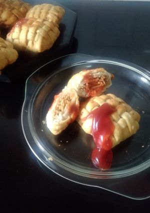 A picture of Chinese Noodles Mat Samosa.