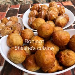 A picture of Banana puff-puff 😋.