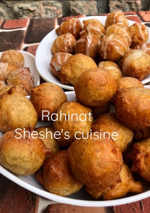 A picture of Banana puff-puff 😋.
