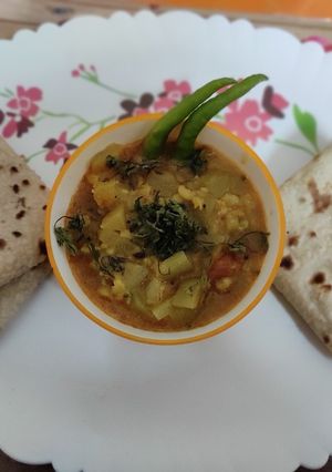 दाल लौकी सब्जी (Dal lauki sabzi recipe in hindi) रेसिपी मुख्य फोटो