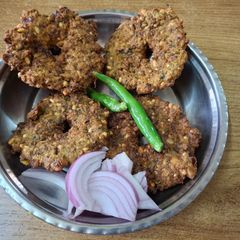 A picture of Chapte moong vade.