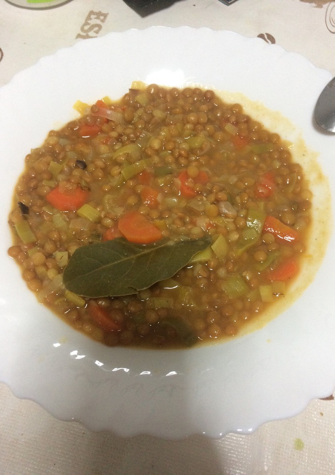 Una foto de Lentejas con verduras