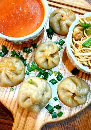 A picture of Chicken Momos.