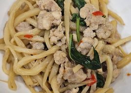หน่อไม้ผัดใส่หมูสับกับใบโหระพา