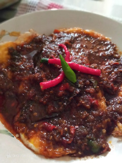 Foto resep Telor ceplok siram sambel rendang (no santan)
