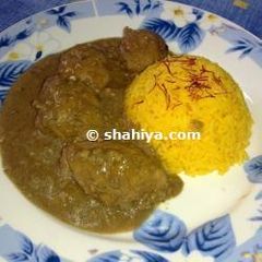 A picture of Pomegranate and Walnut Chicken : Khoresh Bademjan.