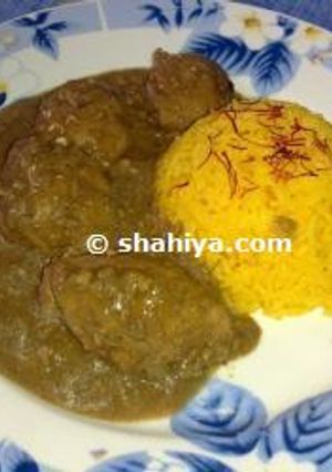 A picture of Pomegranate and Walnut Chicken : Khoresh Bademjan.