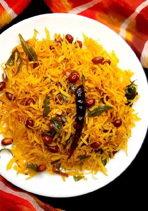 বাদাম ও কারি পাতা দিয়ে মুচমুচে আলু ভাজি রেসিপির প্রধান ছবি