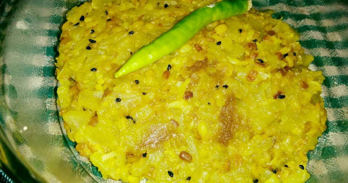 Mug Dal Lau Ghonto Bottle Gourd With Moong Dal Recipe By Dipsikha Nandi Cookpad