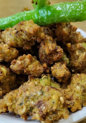 A picture of Matki sprouts pakoda.