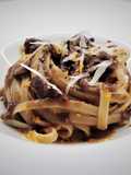 Linguine rigate con guancia di manzo brasata