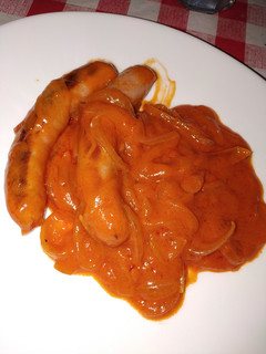 Una foto de Longanizas en salsa
