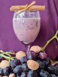 Licuado de uva negra con bebida de almendras 🌱 rico en Resveratrol 🍇