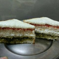 A picture of Tricolour (tiranga) Sandwich.